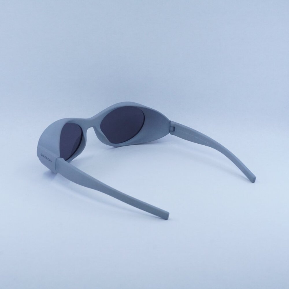 🕶️ New Givenchy GV40065I 20A  Sunglasses - Light Grey Frame, Grey Lenses - Picture 9 of 10